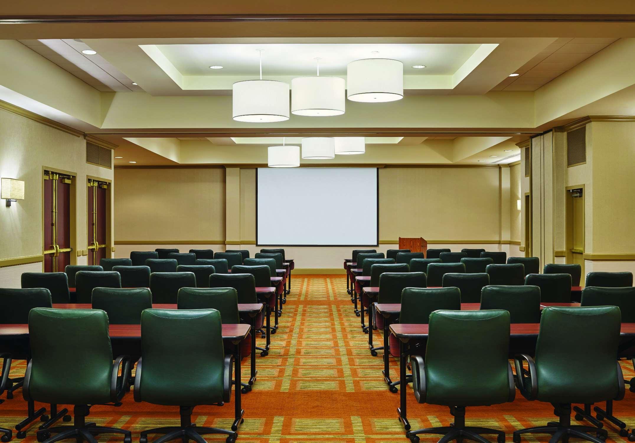 Doubletree By Hilton Philadelphia West Hotel