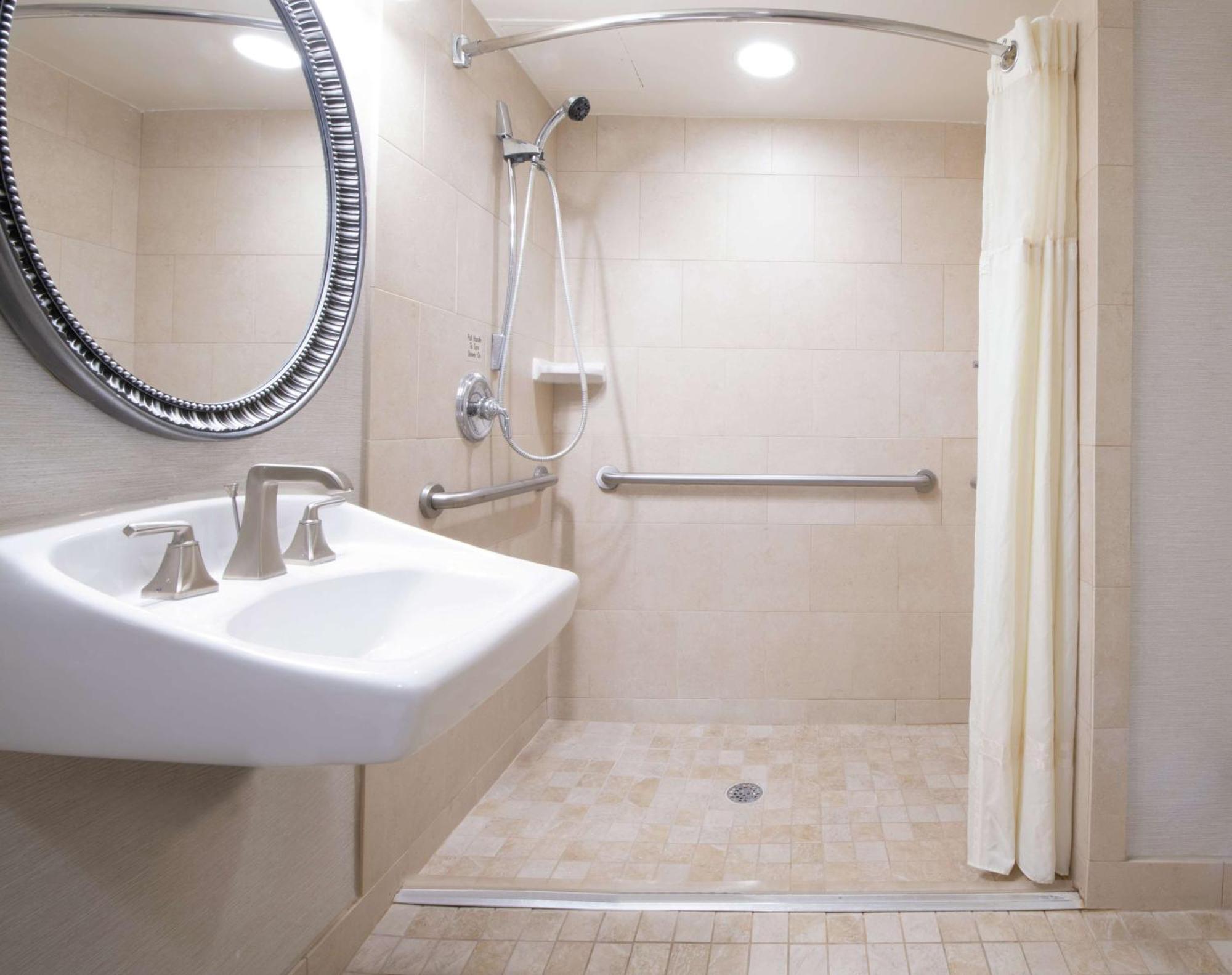 Hotel Doubletree By Hilton Philadelphia West 4*