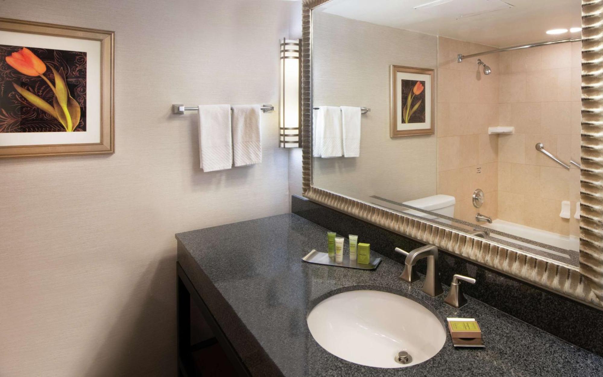 Hotel Doubletree By Hilton Philadelphia West Plymouth Meeting